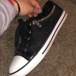 GUESS SHOES
